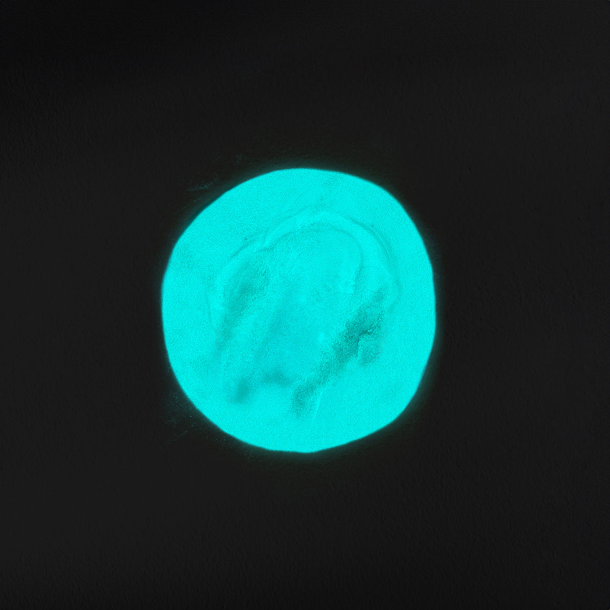 The GelBottle Glow In The Dark Green Pigment